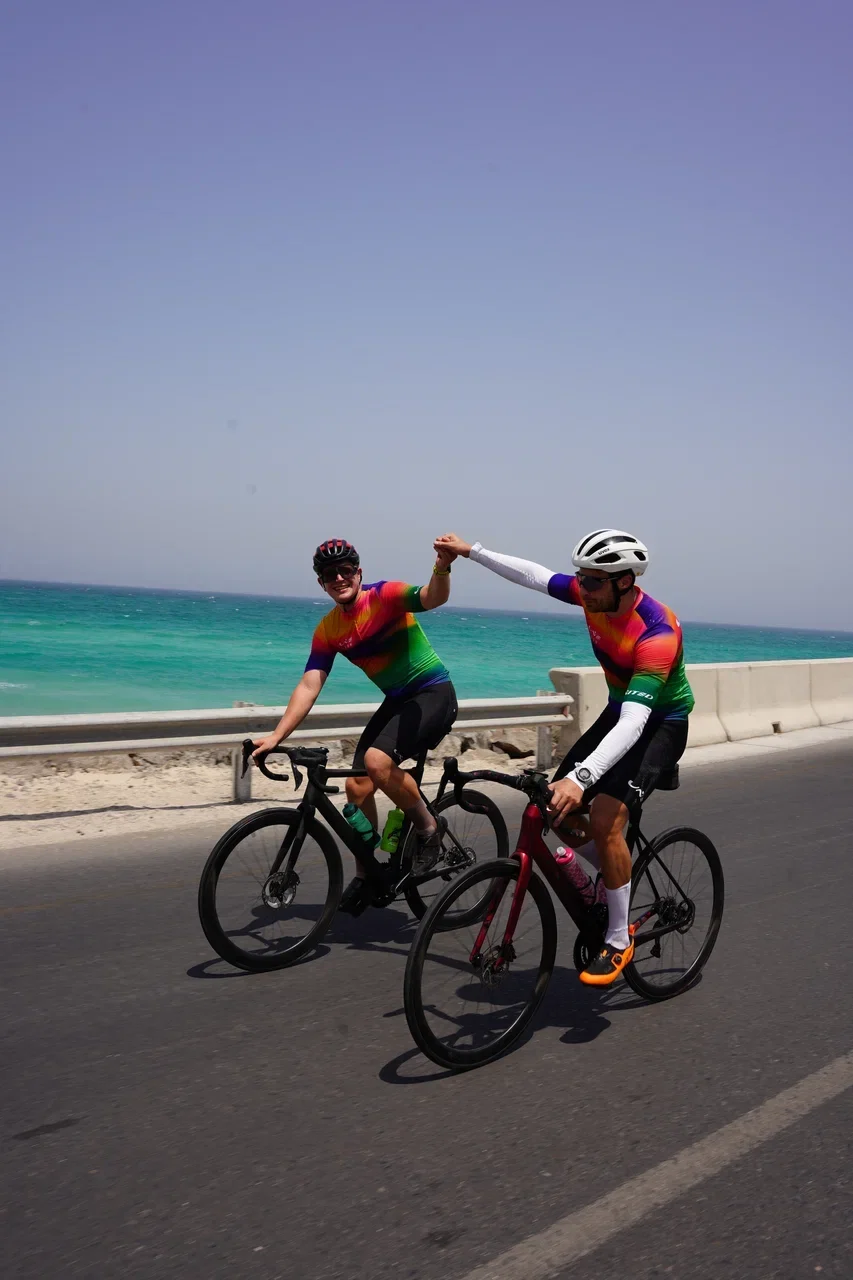 UNITED friends on bikes